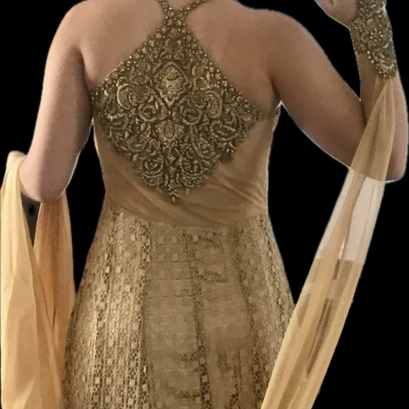 Gown Custom Made Size 2/4 - Picture 3 of 8